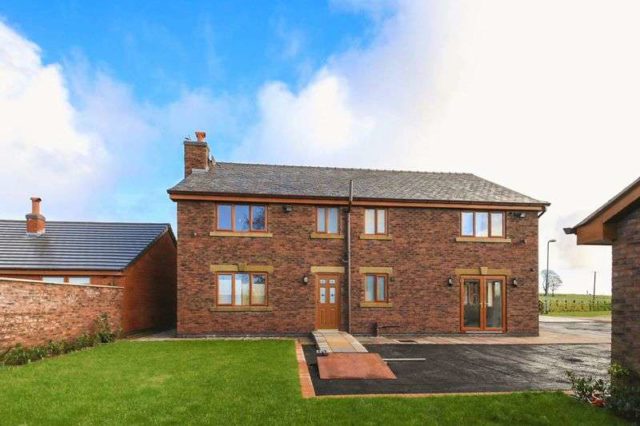  Image of 4 bedroom Detached house for sale in Dodd Lane Westhoughton Bolton BL5 at Dodd Lane Westhoughton Bolton, BL5 3NT